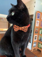 Load image into Gallery viewer, Bat print cat bow tie

